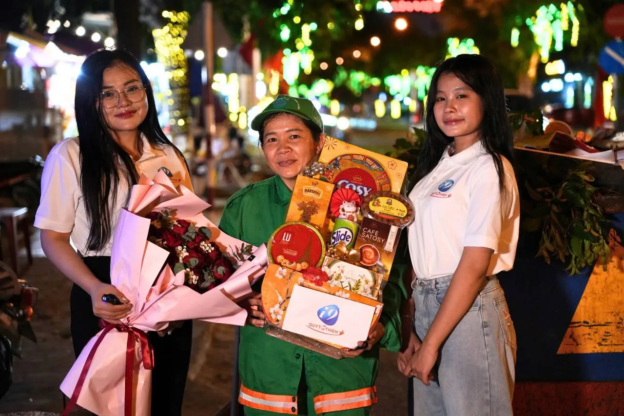 Hình ảnh tiền thưởng khi nạp lại, đại diện cho ưu đãi thưởng nạp lại.